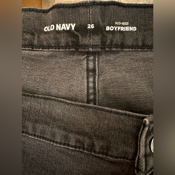 Old Navy Plus Size Black Ripped Mid Rise Boyfriend Raw Hem Ankle Jean NWT - Picture 3 of 12